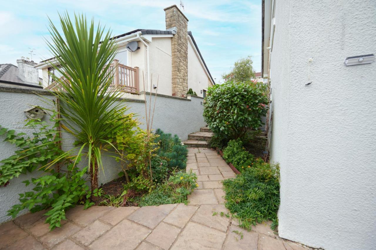 Sea Gem- Beautiful Family Home With Stunning Sea Views & Garden 滕比 外观 照片