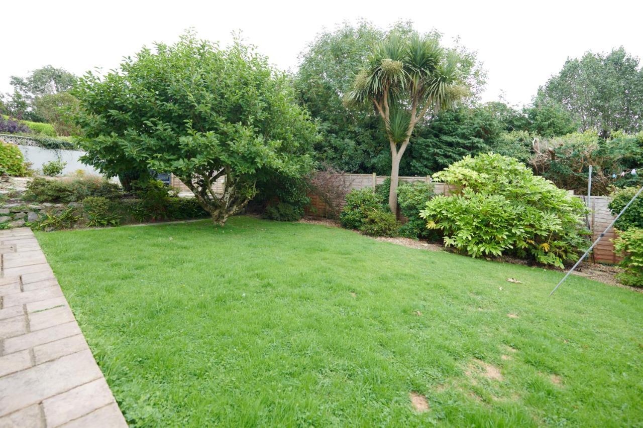 Sea Gem- Beautiful Family Home With Stunning Sea Views & Garden 滕比 外观 照片