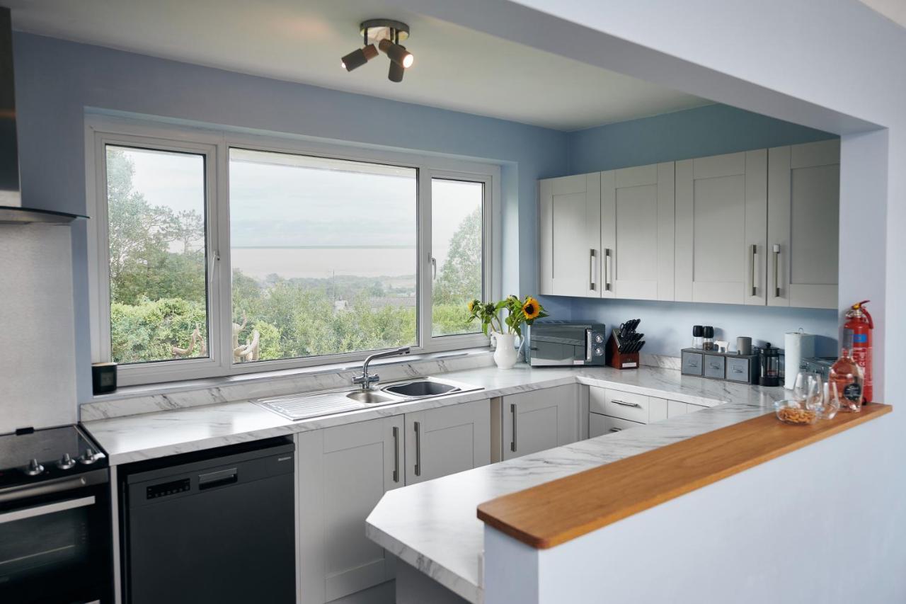 Sea Gem- Beautiful Family Home With Stunning Sea Views & Garden 滕比 外观 照片